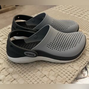 LiteRide Crocs - Boys Size 4